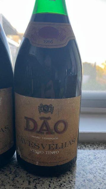 1966 & 1981 Dão, Caves Velhas - Dão DOC - 2 Magnums (1.5L), Verzamelen, Nieuw