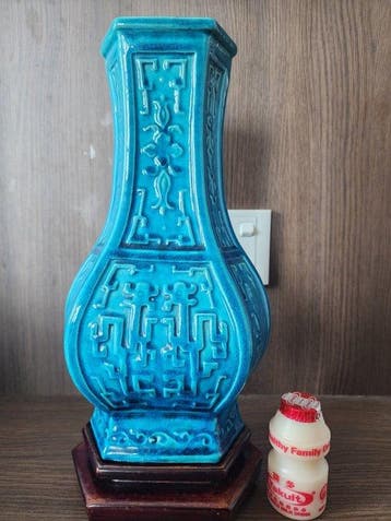 Vaas - Porselein - China - turkoois geglazuurd hexagonaal