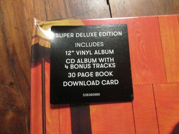 Kylie Minogue - Golden (Super deluxe edition) - 12 LP + CD, CD & DVD, Vinyles Singles