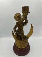 Beeldje (2) - Hout, Zinklegering