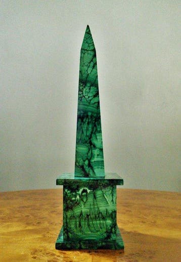 sculptuur, Obelisk - 19.5 cm - Malachiet, Antiek en Kunst