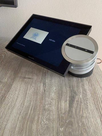 Bang & Olufsen - BeoSound 5 (with BeoMaster 5 / Table Stand), Nieuw