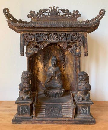Oud votieftempel, luitspeelster, Bodhisattva Guanyin. - Hout