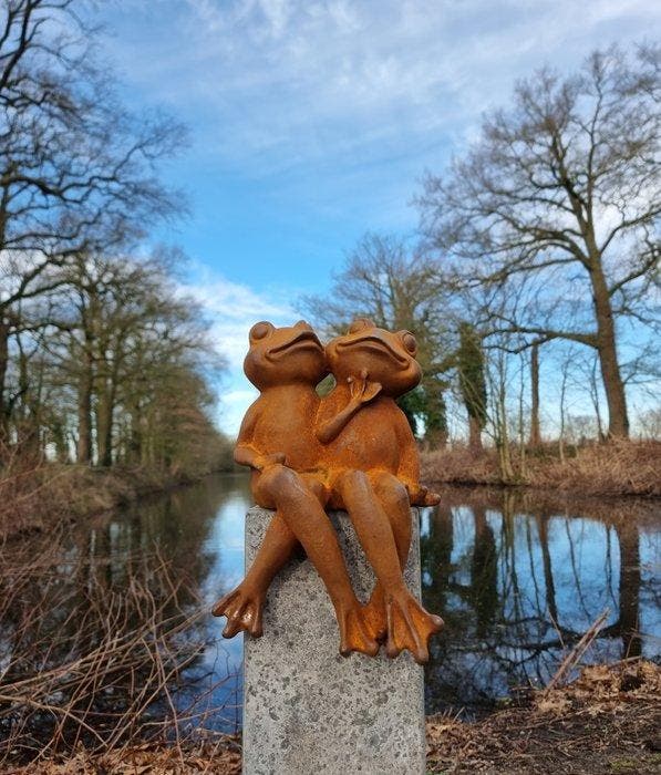 Beeldje - Frogs in love - IJzer, Antiek en Kunst, Kunst | Designobjecten