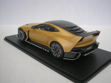 Spark 1:18 - Modelauto - Aston Martin Valiant - 2024 - Auric