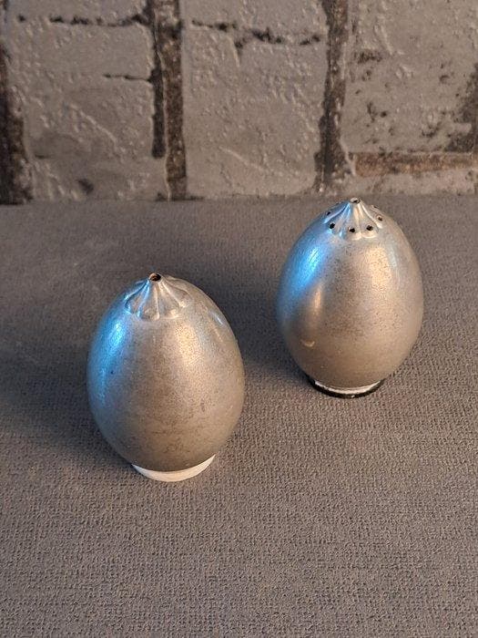 Just Andersen - Zout- en pepervaatjes (2) - pewter - Sakt en, Antiek en Kunst, Antiek | Meubels | Stoelen en Sofa's