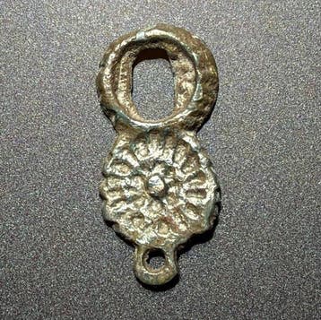 Viking periode Brons Intact en nog draagbaar amulet-sieraad