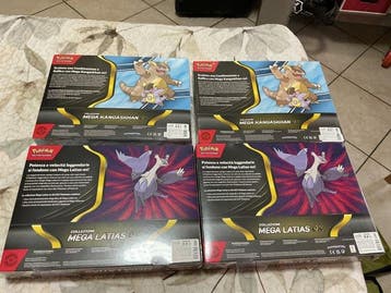 Pokémon - 4 Box, Hobby en Vrije tijd, Verzamelkaartspellen | Pokémon, Nieuw