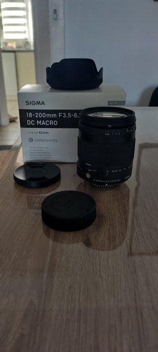 Sigma 18-200mm F3.5-6.3 DC MACRO OS HSM + USB DOCK-01