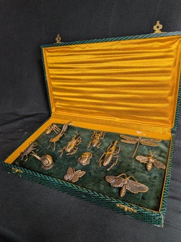 Porte couteau (12) - Métal - Insectes
