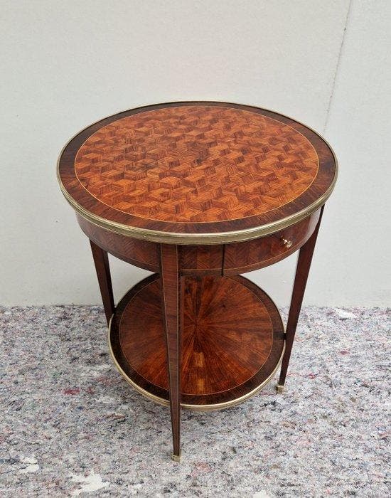 XVI Gueridon - met geometrisch ruitmotief - Bijzettafel -, Antiek en Kunst, Antiek | Meubels | Stoelen en Sofa's