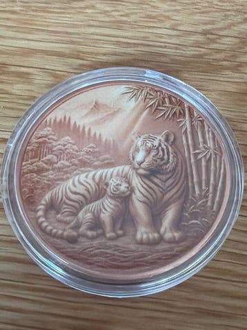 Monde. Medal Tiger Color 1 oz (Sans prix de réserve)
