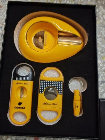 Cohiba - Zonder minimumprijs - Asbak (4) - Cohiba gatzaag +, Nieuw