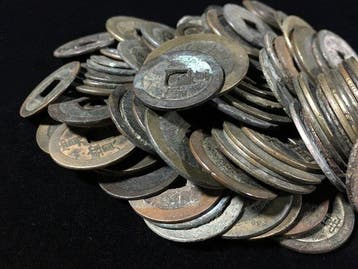 Japan, Bulkpartij van 100 antieke Japanse Mon-munten - Kanei