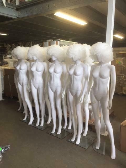 *TIP*  Faceless dames etalagepoppen, Articles professionnels, Aménagement de Bureau & Magasin | Commerce & Inventaire, Enlèvement ou Envoi