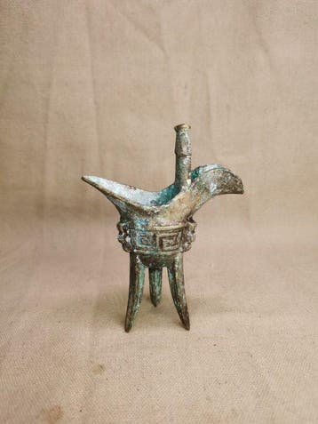 Replica van een oud-Chinees Brons Jue - Wijnglas - 12 cm