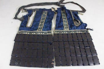 Armure - Japon - E3-86 Kurourushinuri Sangu (ensemble Kote,