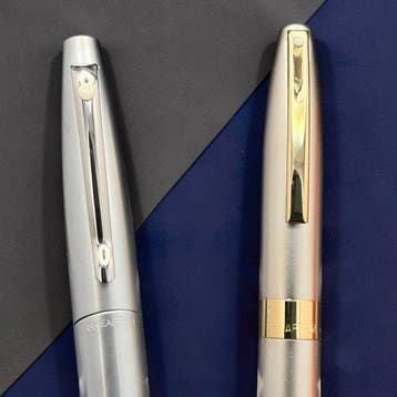 Parker - Lote 5: 1 pluma estilográfica, 2 bolígrafos y 1, Verzamelen, Nieuw