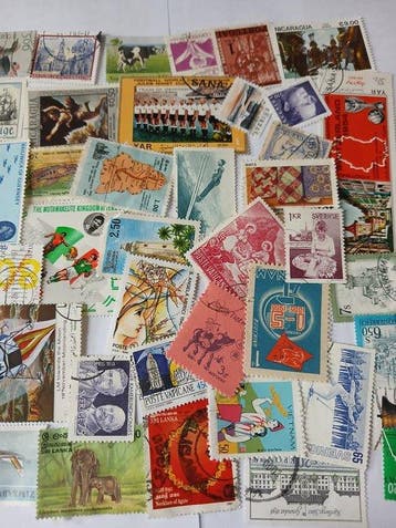Monde - Collection mondiale denviron 44 000 timbres, Timbres & Monnaies
