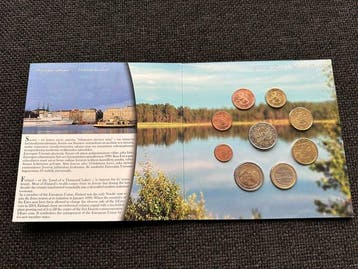 Finlande. Year Set (BU) 2004 (incl. de 2 Euro Uitbreiding