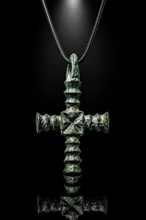 Middeleeuwen, kruisvaardersperiode Brons Het Kruis van de, Handtassen en Accessoires, Antieke sieraden