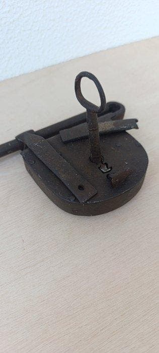 Serrure et clé Antique - Cadenas à clé exceptionnel