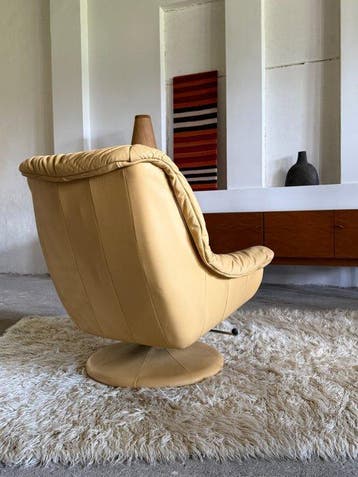 Fauteuil - „Tulp“ - Leder - draaistoel