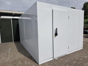 koelcel 300 x 420 x 240 cm stekker klaar Licht beschadigd