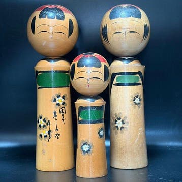 Ensemble de 3 poupées kokeshi sosaku japonaises par Takao, Antiquités & Art