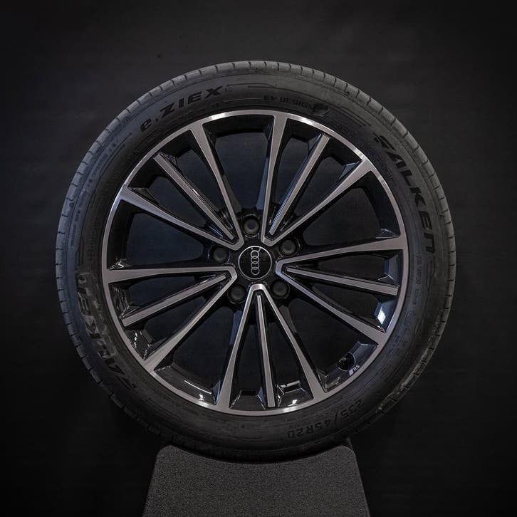 Audi A6 E-tron 20 inch Velgen Zomerbanden Origineel, Auto-onderdelen, Banden en Velgen, 20 inch, Zomerbanden, 235 mm, Personenwagen