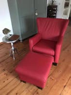 Leren oorfauteuil met houten poten - met hocker - rood leer, Huis en Inrichting, Fauteuils, Ophalen of Verzenden, Nieuw
