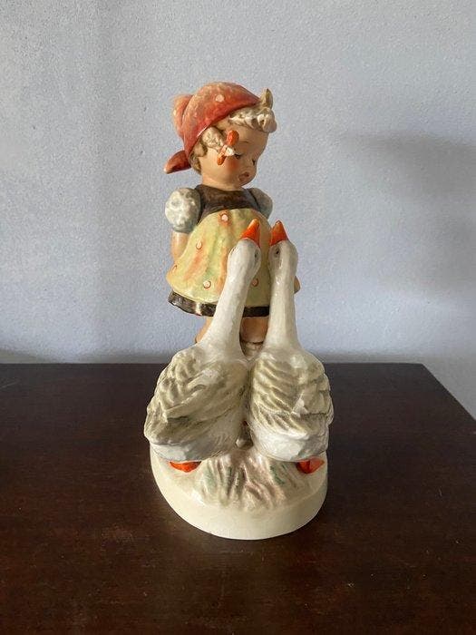 Goebel - Figurine - Meisje met ganzen - TMK5 - Porcelaine, Antiek en Kunst, Curiosa en Brocante