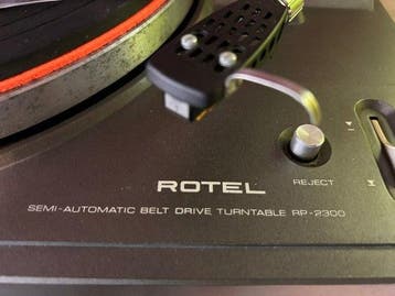 Rotel - RP-2300 Entraînement par courroie semi-automatique, TV, Hi-fi & Vidéo