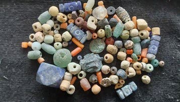 Oudegyptisch naar Romeins Glas meer dan honderd oude kralen