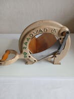 Coupe-pain - fer forgé et bois