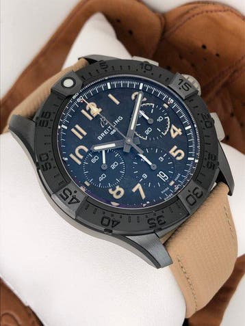 Breitling - Avenger B01 Chronograph 42 Night Mission -