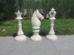 Beeldje - A set of Chess pieces (3) - Gietijzer, Antiek en Kunst