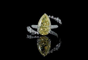 Ring - 14 karaat Witgoud - 4.59ct. tw. Geel Diamant (Fancy, Nieuw