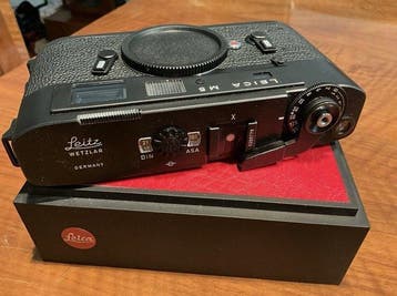 Leica M5 Meetzoeker camera