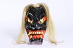 Mask - Paar demonmaskers (Kagura) door meester beeldsnijder