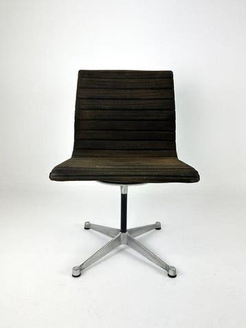 Herman Miller - Ray Eames, Charles Eames - Chaise - EA108 -