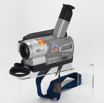 Sony CCD-TR728E Hi8 camera