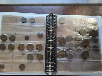 Wereld. 3 x Album with African ,Spain,Portugal Coins (Zonder