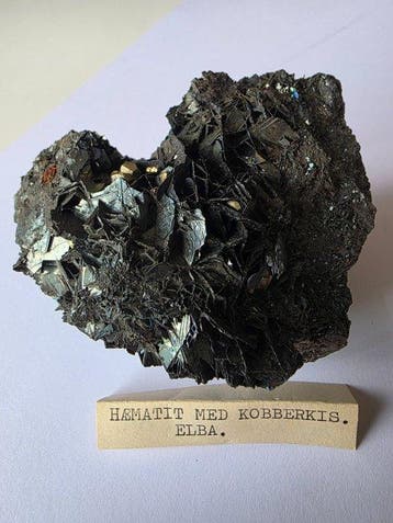 hematiet Kristalcluster - Hoogte: 8 cm - Breedte: 7 cm- 523