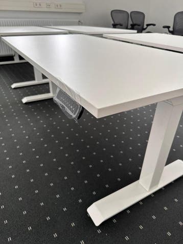 Nouveaux bureaux assis-debout electriques 295,00, Maison & Meubles, Bureaux, Verzenden