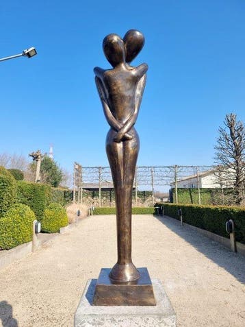 Statue, Beeld, omhelzend koppel - 83 cm - Brons - 83 cm -