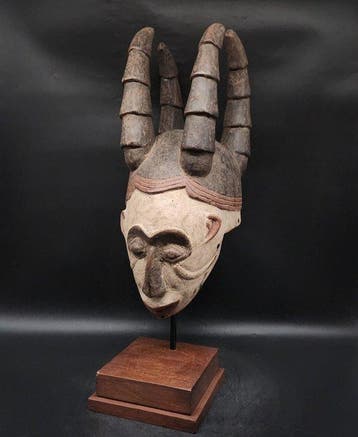 Prachtige helm - Igbo - Nigeria (Zonder minimumprijs)