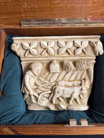 Céramique, Réplique. Colonne - 10 cm - Réplique de chapiteau