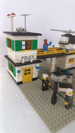 Lego Set - 381 - Classic Town - Police headquartes