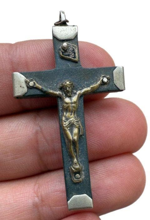 Antiek gotisch kruisbeeld, waarschijnlijk een hanger of een, Antiek en Kunst, Curiosa en Brocante